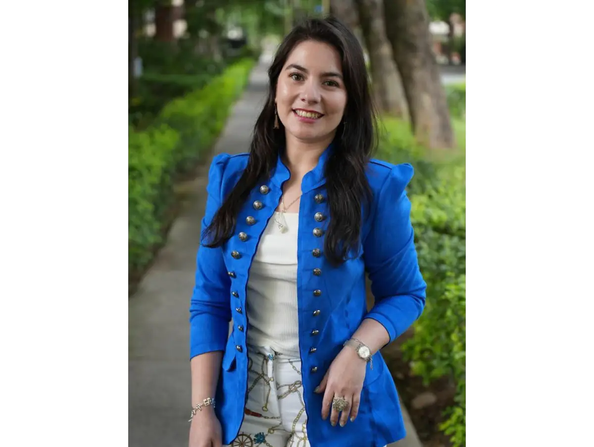 Latin Grammy lança prêmio exclusivo para educadores e nomeia Luciana Ortega como a primeira laureada.