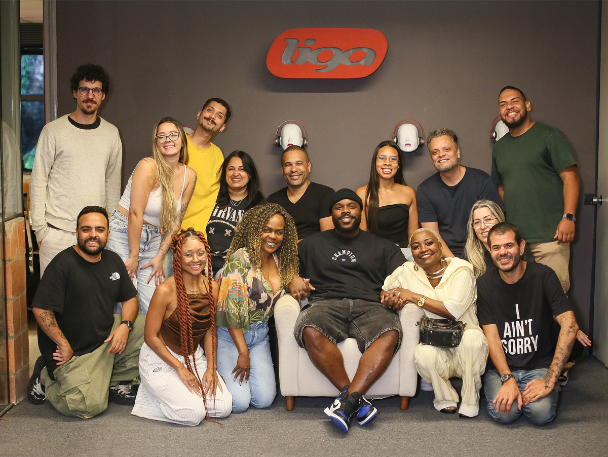 Exclusivo: Nego Damoé dá início a nova etapa com a Liga Entretenimento e planeja levar o "Samba de Rua" para todo o Brasil.